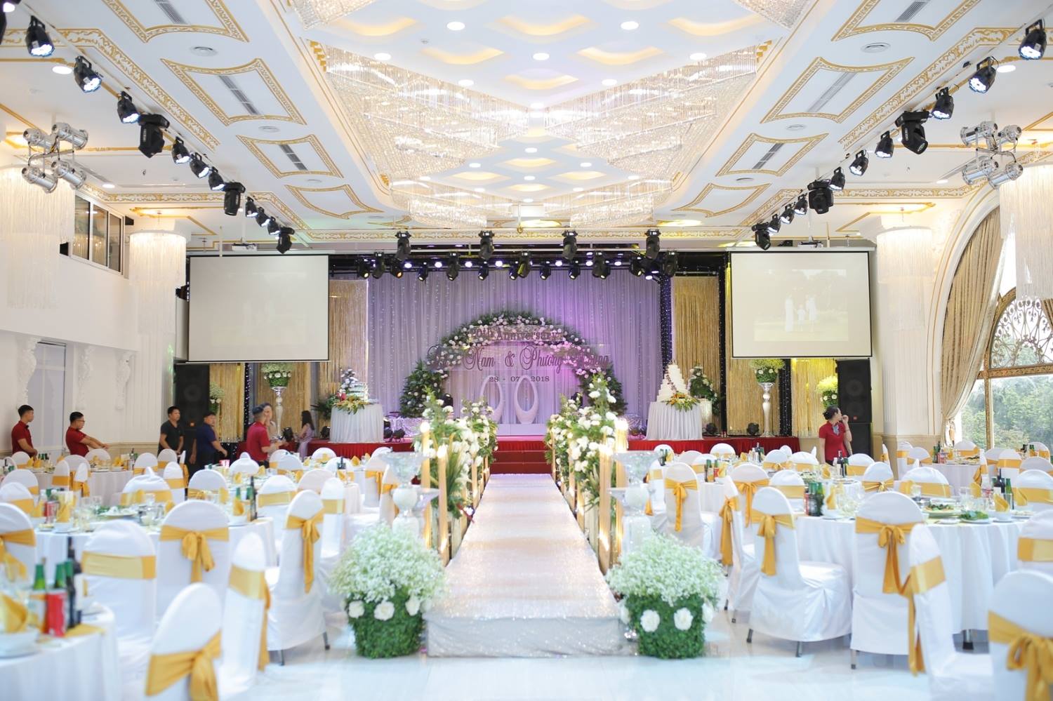 Khách sạn Vị Hoàng