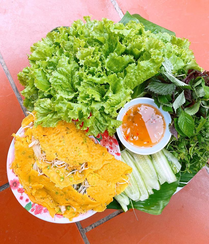 Bánh xèo ốc gạo thơm ngon béo ngậy