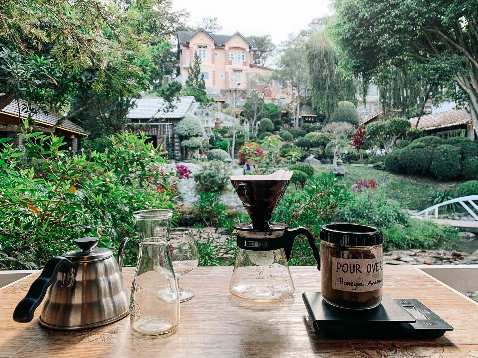 Bạn sẽ có cảm giác như lạc vào miền quê châu Âu khi đến với Rainy Coffee Dalat